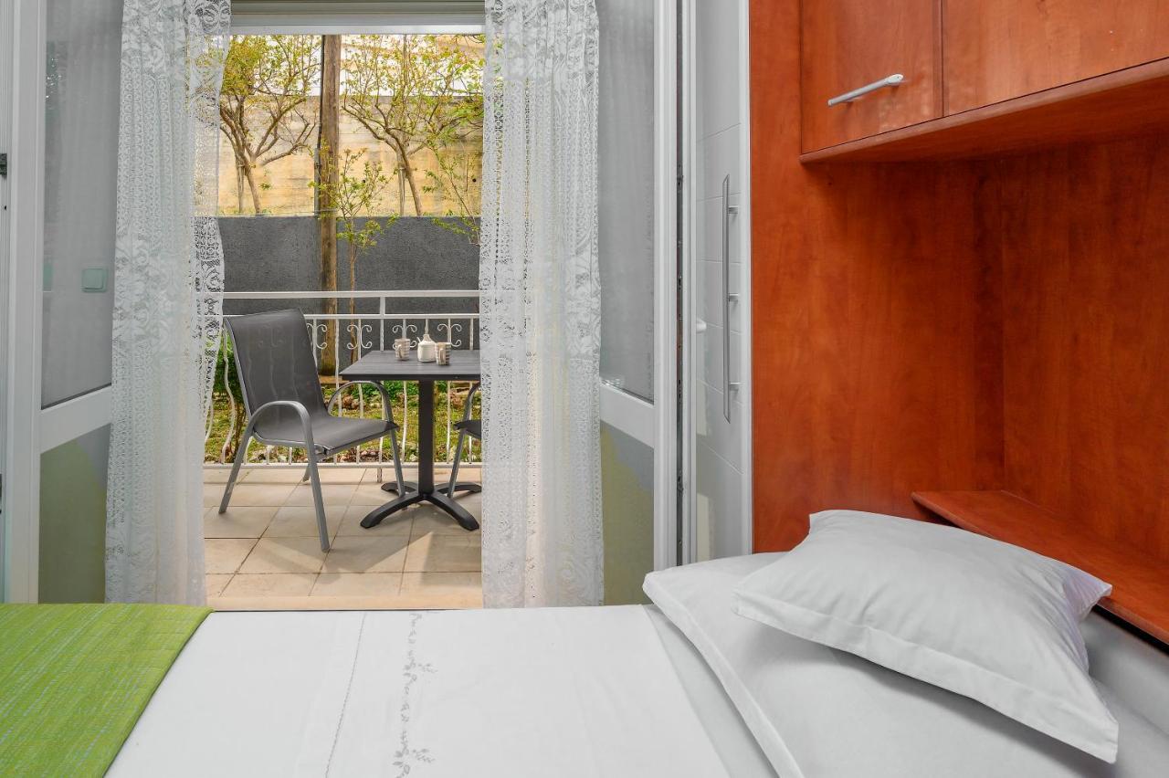 Apartments Juric Подстрана Екстер'єр фото