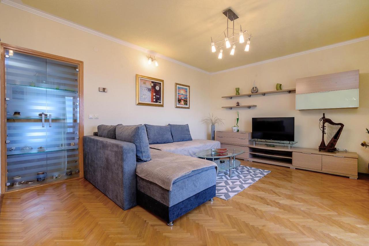 Apartments Juric Подстрана Екстер'єр фото
