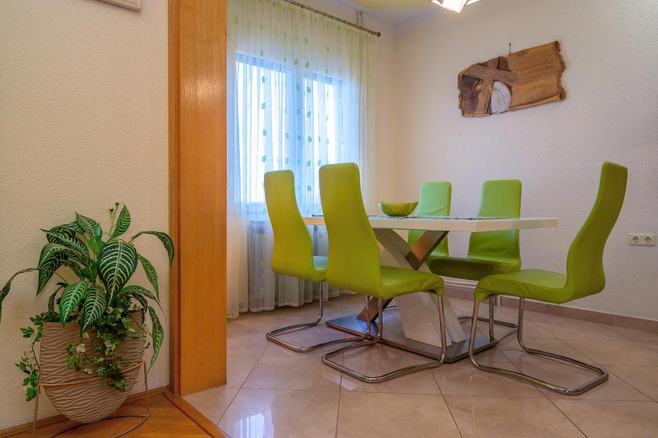 Apartments Juric Подстрана Екстер'єр фото