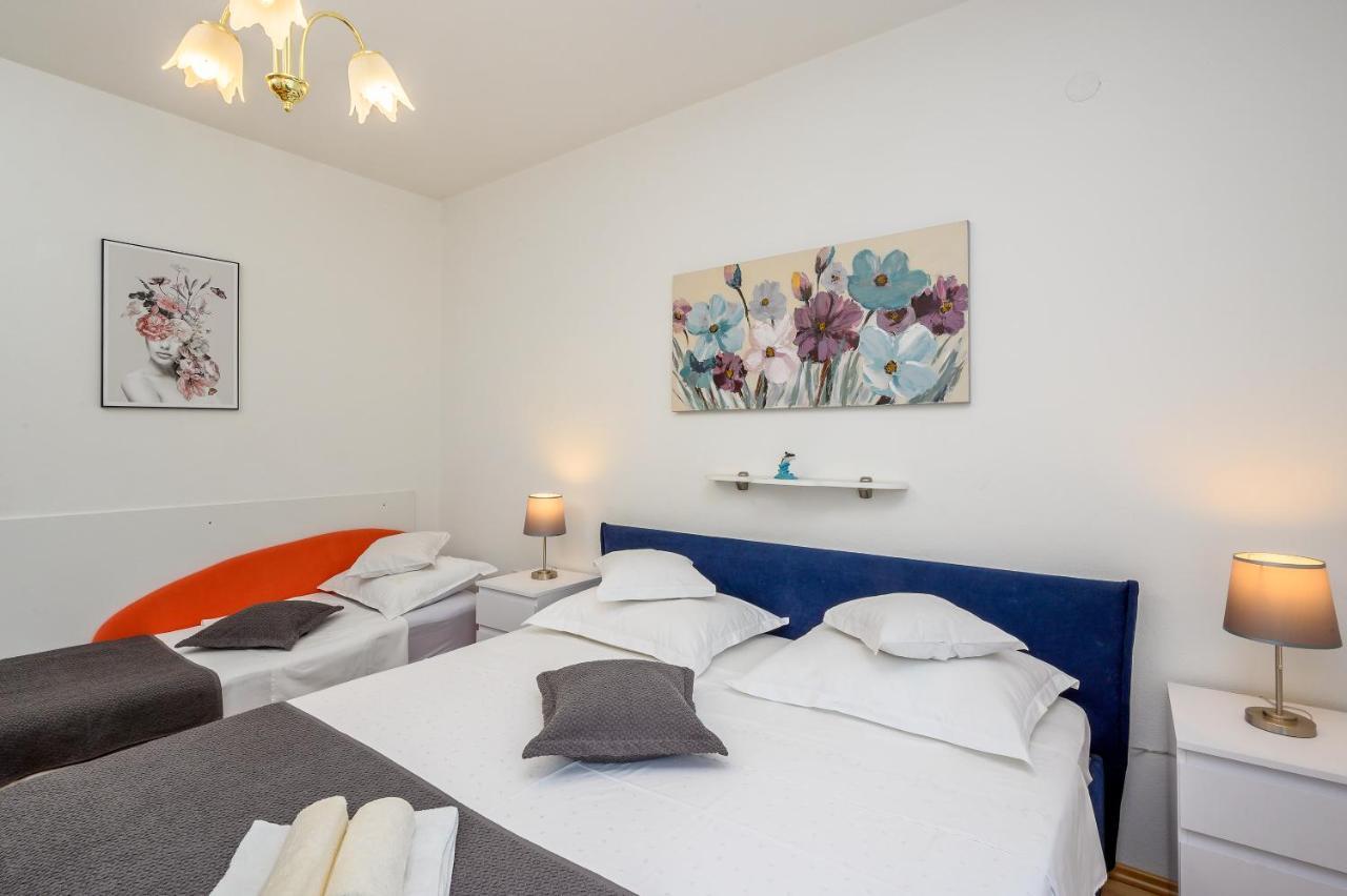 Apartments Juric Подстрана Екстер'єр фото