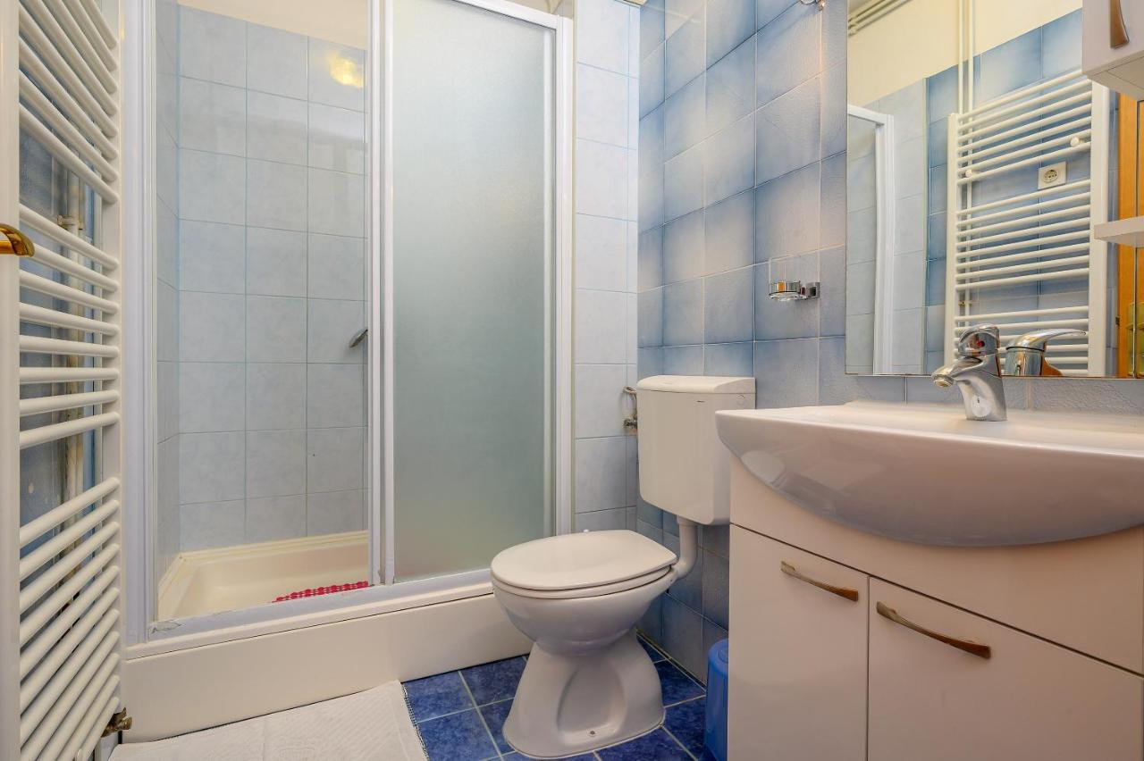 Apartments Juric Подстрана Екстер'єр фото