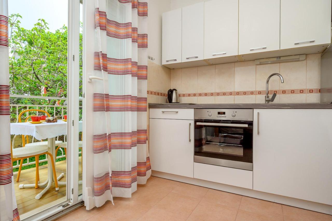 Apartments Juric Подстрана Екстер'єр фото