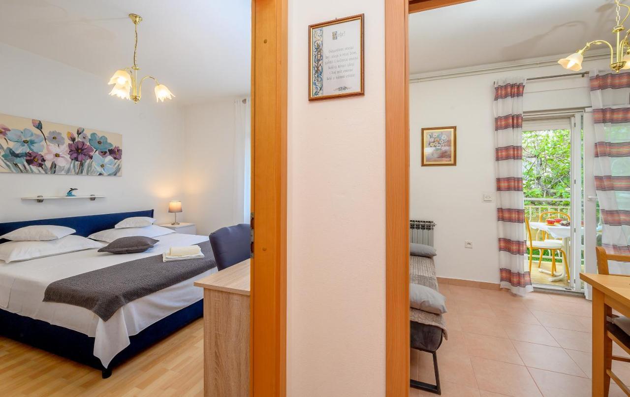 Apartments Juric Подстрана Екстер'єр фото