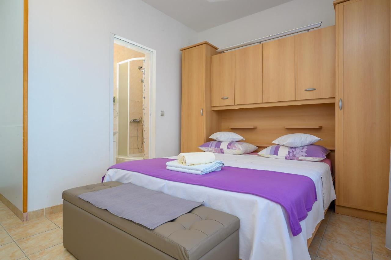 Apartments Juric Подстрана Екстер'єр фото