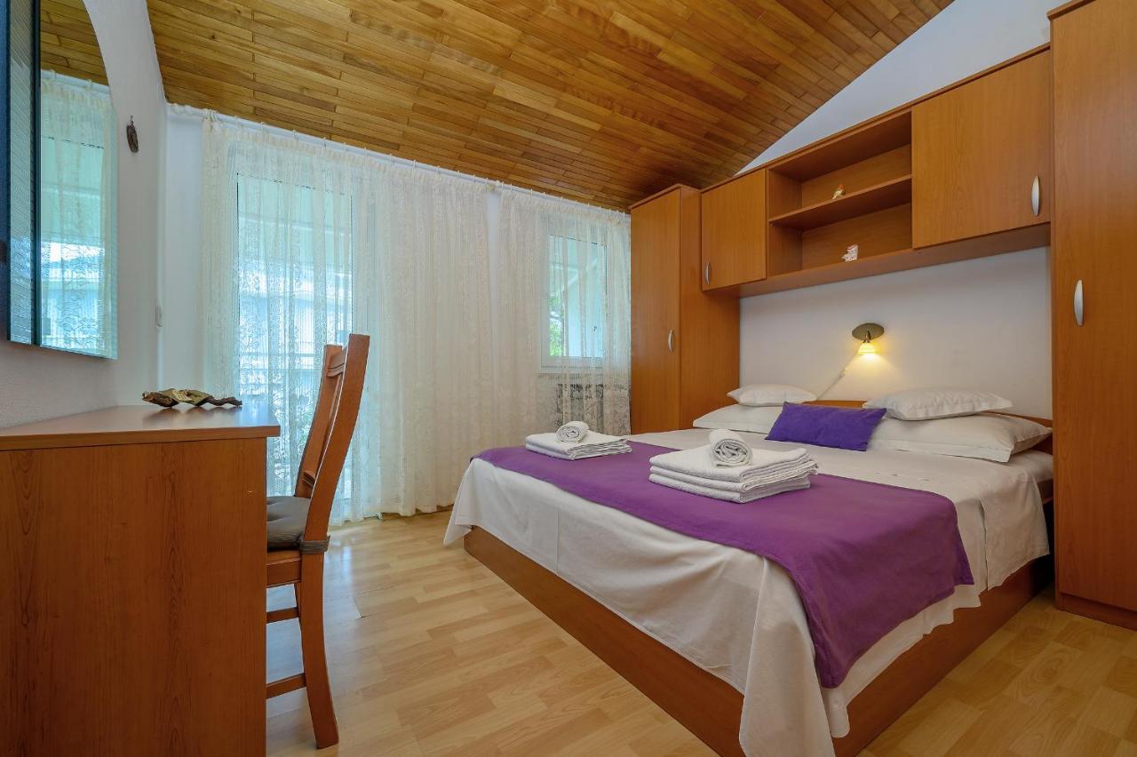 Apartments Juric Подстрана Екстер'єр фото