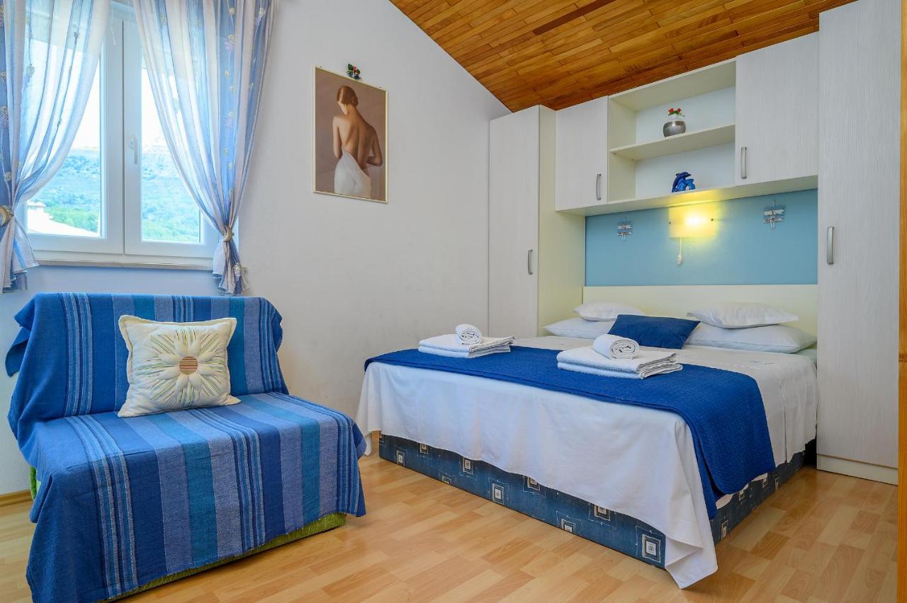 Apartments Juric Подстрана Екстер'єр фото