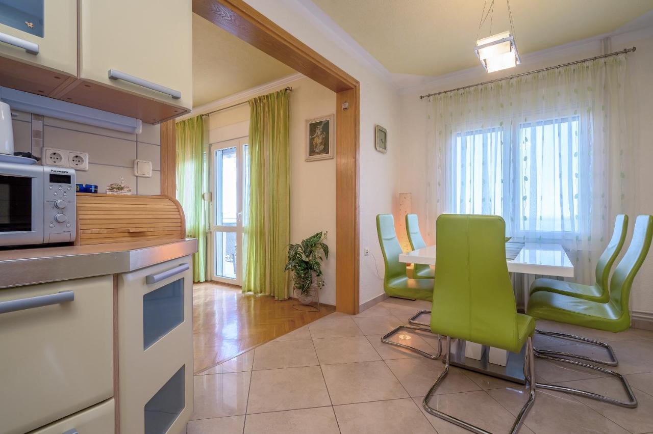 Apartments Juric Подстрана Екстер'єр фото