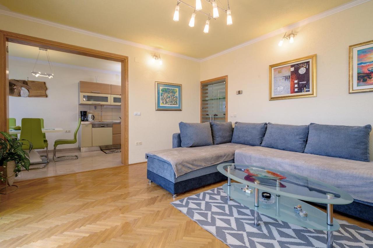 Apartments Juric Подстрана Екстер'єр фото