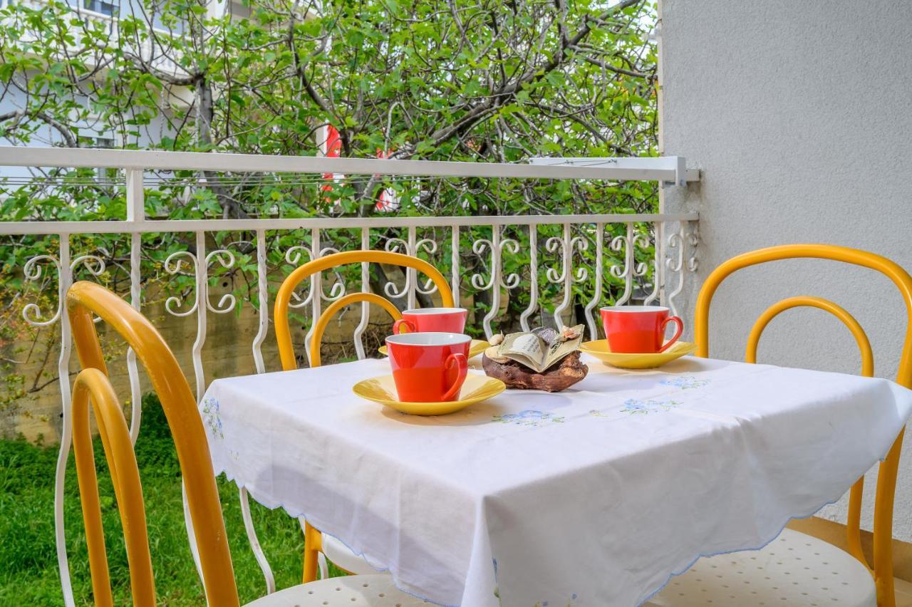 Apartments Juric Подстрана Екстер'єр фото