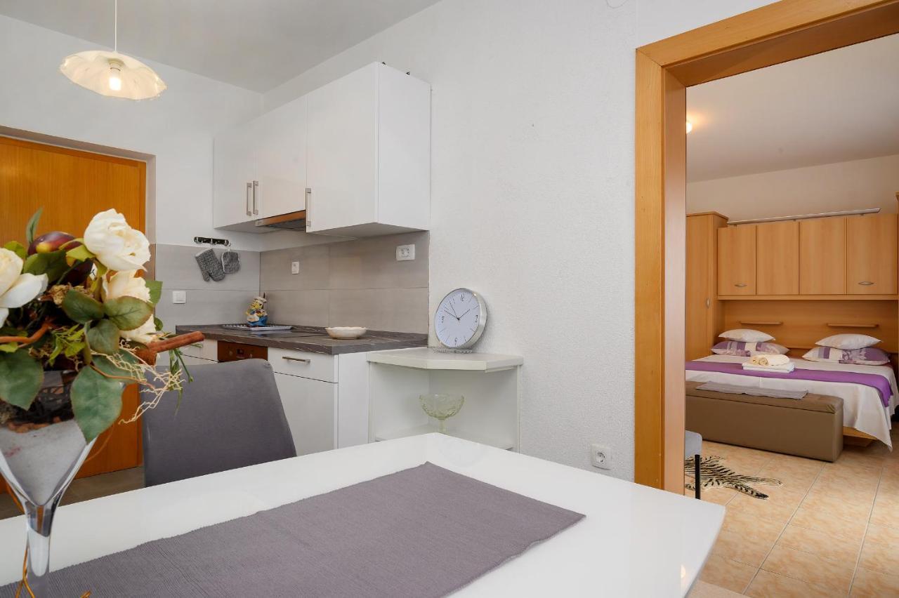 Apartments Juric Подстрана Екстер'єр фото