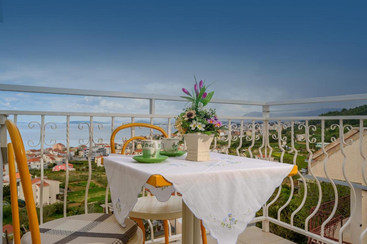Apartments Juric Подстрана Екстер'єр фото