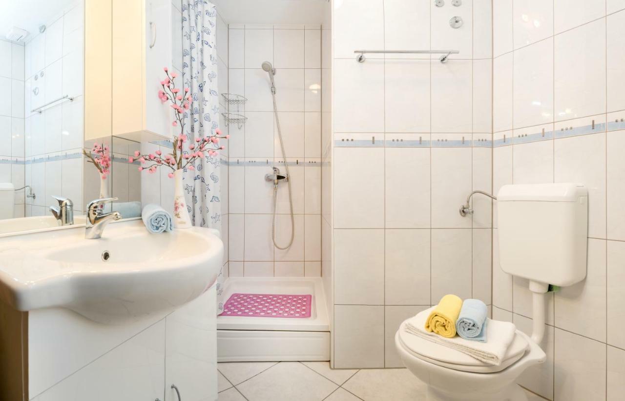 Apartments Juric Подстрана Екстер'єр фото