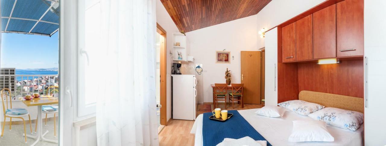 Apartments Juric Подстрана Екстер'єр фото